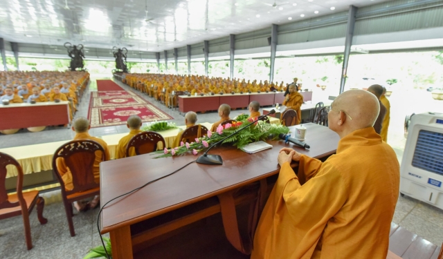 TP. HCM: Ban Trị Sự thăm trường hạ Học viện PGVN tại TP.HCM