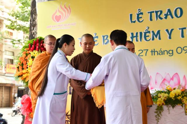 TT. Nhật Từ thuyết giảng nhân Lễ trao tặng 250 thẻ BHYT đến chư Tôn đức Tăng Ni