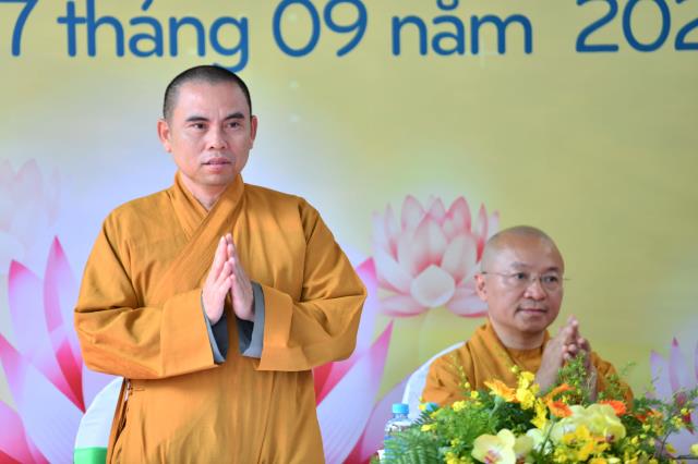 TT. Nhật Từ thuyết giảng nhân Lễ trao tặng 250 thẻ BHYT đến chư Tôn đức Tăng Ni
