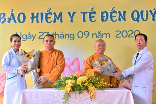 TT. Nhật Từ thuyết giảng nhân Lễ trao tặng 250 thẻ BHYT đến chư Tôn đức Tăng Ni