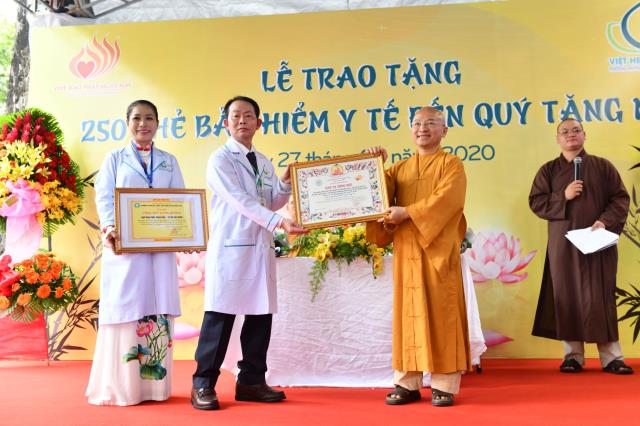 TT. Nhật Từ thuyết giảng nhân Lễ trao tặng 250 thẻ BHYT đến chư Tôn đức Tăng Ni