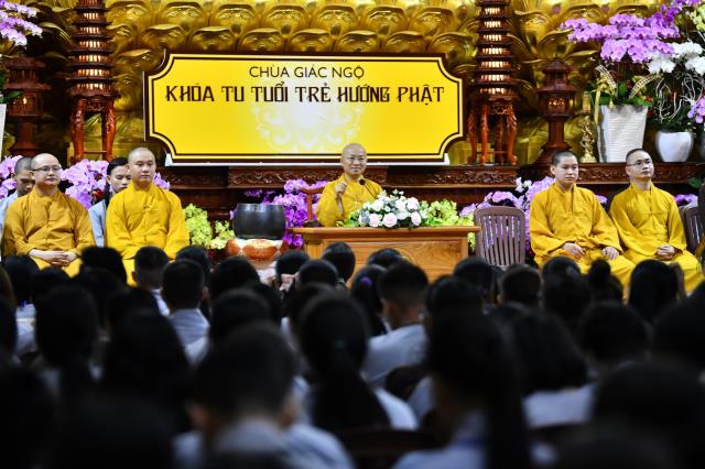 Khi người trẻ tham dự khóa tu