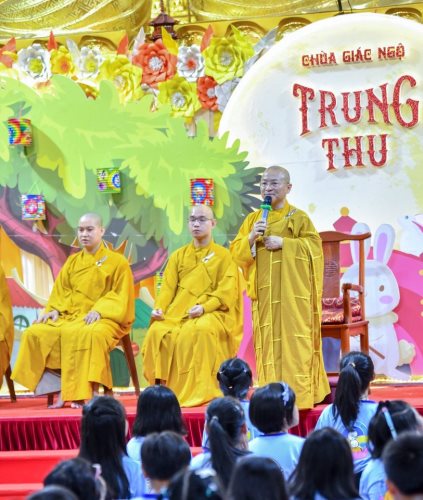 Tết Trông Trăng Tràn Ngập Yêu Thương Tại Chùa Giác Ngộ