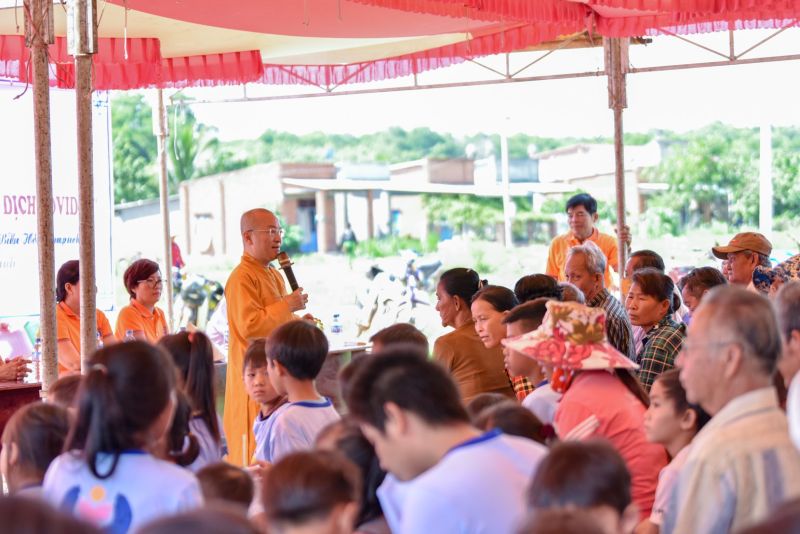 Quỹ Đạo Phật Ngày Nay Tặng Quà Cho 200 Trẻ Em &amp; 183 Hộ Gia Đình “Tổ Ấm Từ Bi” Tại Tây Ninh