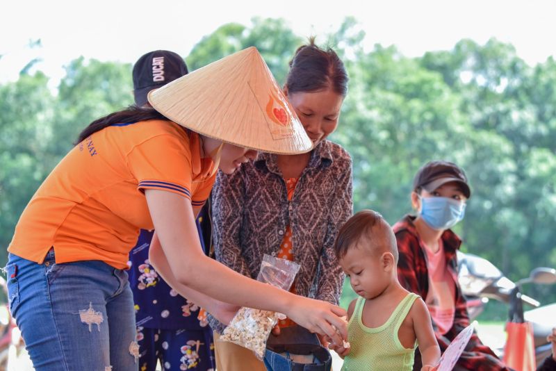 Quỹ Đạo Phật Ngày Nay Tặng Quà Cho 200 Trẻ Em &amp; 183 Hộ Gia Đình “Tổ Ấm Từ Bi” Tại Tây Ninh