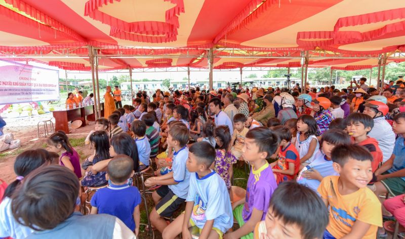 Quỹ Đạo Phật Ngày Nay Tặng Quà Cho 200 Trẻ Em &amp; 183 Hộ Gia Đình “Tổ Ấm Từ Bi” Tại Tây Ninh