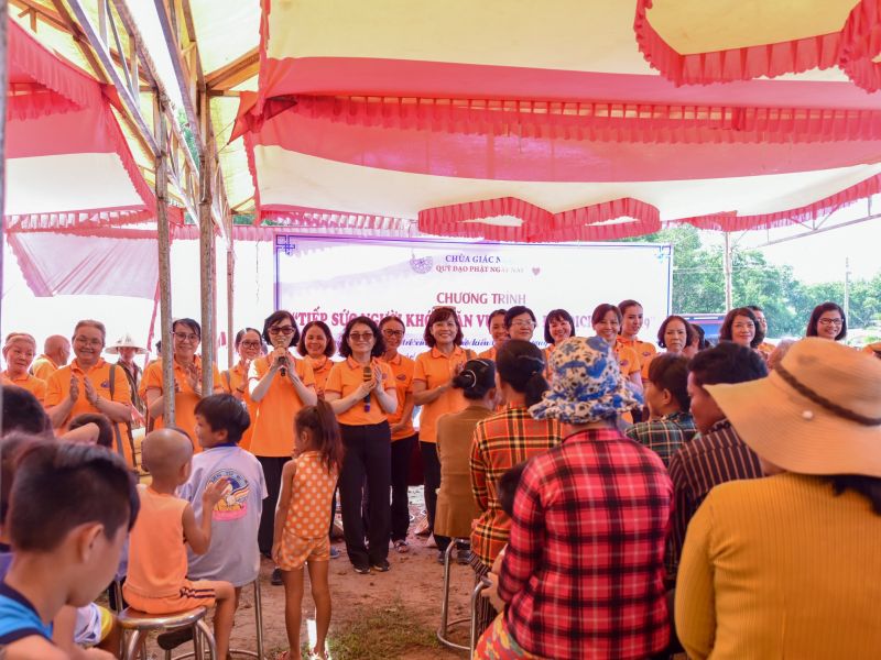 Quỹ Đạo Phật Ngày Nay Tặng Quà Cho 200 Trẻ Em &amp; 183 Hộ Gia Đình “Tổ Ấm Từ Bi” Tại Tây Ninh
