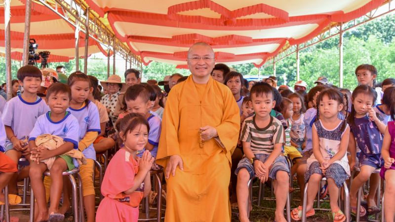 Quỹ Đạo Phật Ngày Nay Tặng Quà Cho 200 Trẻ Em &amp; 183 Hộ Gia Đình “Tổ Ấm Từ Bi” Tại Tây Ninh