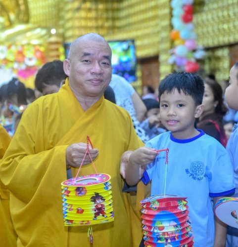 Tết Trông Trăng Tràn Ngập Yêu Thương Tại Chùa Giác Ngộ