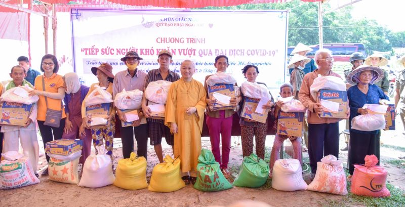 Quỹ Đạo Phật Ngày Nay Tặng Quà Cho 200 Trẻ Em &amp; 183 Hộ Gia Đình “Tổ Ấm Từ Bi” Tại Tây Ninh