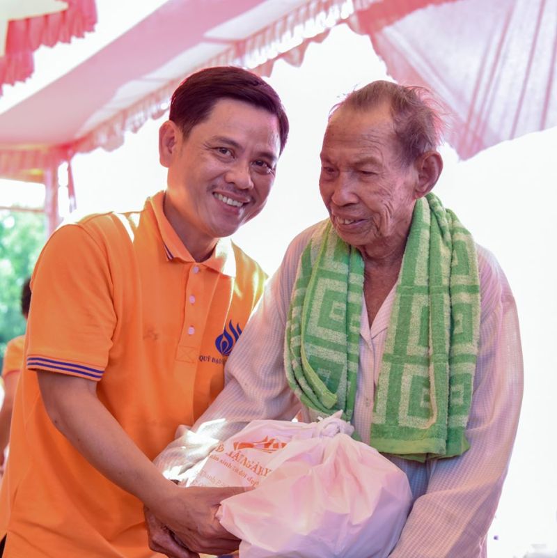 Quỹ Đạo Phật Ngày Nay Tặng Quà Cho 200 Trẻ Em &amp; 183 Hộ Gia Đình “Tổ Ấm Từ Bi” Tại Tây Ninh