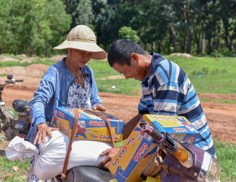 Quỹ Đạo Phật Ngày Nay Tặng Quà Cho 200 Trẻ Em &amp; 183 Hộ Gia Đình “Tổ Ấm Từ Bi” Tại Tây Ninh