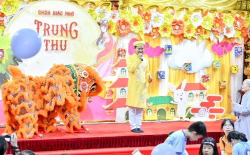 Tết Trông Trăng Tràn Ngập Yêu Thương Tại Chùa Giác Ngộ