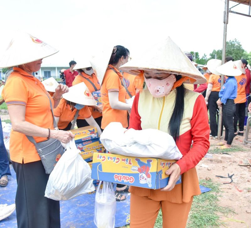 Quỹ Đạo Phật Ngày Nay Tặng Quà Cho 200 Trẻ Em &amp; 183 Hộ Gia Đình “Tổ Ấm Từ Bi” Tại Tây Ninh