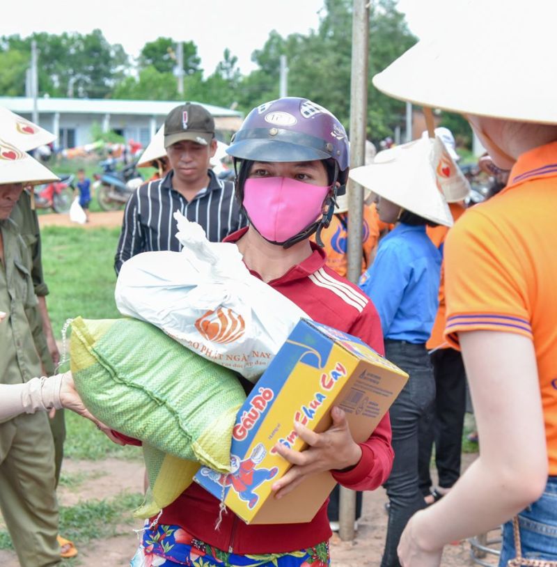 Quỹ Đạo Phật Ngày Nay Tặng Quà Cho 200 Trẻ Em &amp; 183 Hộ Gia Đình “Tổ Ấm Từ Bi” Tại Tây Ninh