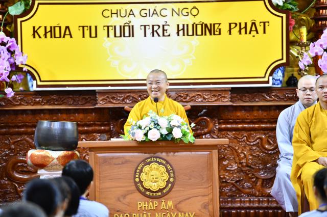 Khóa tu Tuổi trẻ: Cầu Tổng thống Donald Trump chết vì Covid-19 là phạm nghiệp sát sinh