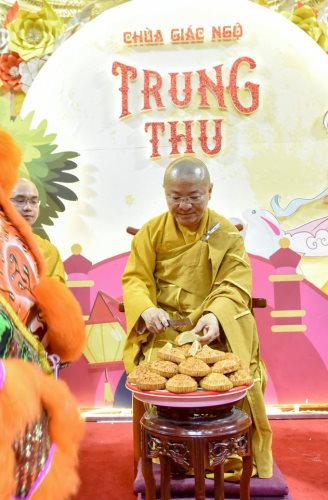 Tết Trông Trăng Tràn Ngập Yêu Thương Tại Chùa Giác Ngộ
