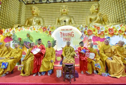 Tết Trông Trăng Tràn Ngập Yêu Thương Tại Chùa Giác Ngộ