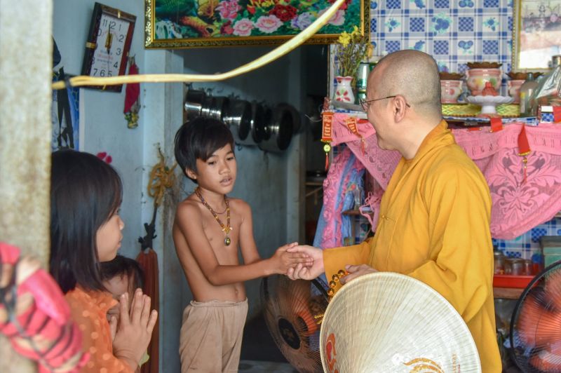 Quỹ Đạo Phật Ngày Nay Tặng Quà Cho 200 Trẻ Em &amp; 183 Hộ Gia Đình “Tổ Ấm Từ Bi” Tại Tây Ninh