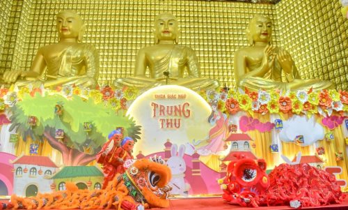 Tết Trông Trăng Tràn Ngập Yêu Thương Tại Chùa Giác Ngộ