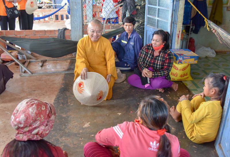 Quỹ Đạo Phật Ngày Nay Tặng Quà Cho 200 Trẻ Em &amp; 183 Hộ Gia Đình “Tổ Ấm Từ Bi” Tại Tây Ninh