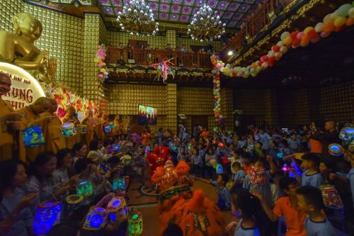 Tết Trông Trăng Tràn Ngập Yêu Thương Tại Chùa Giác Ngộ