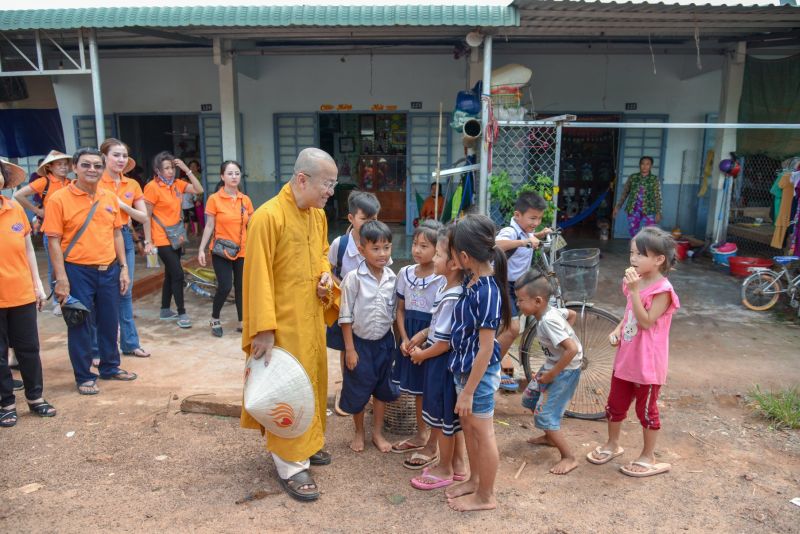 Quỹ Đạo Phật Ngày Nay Tặng Quà Cho 200 Trẻ Em &amp; 183 Hộ Gia Đình “Tổ Ấm Từ Bi” Tại Tây Ninh