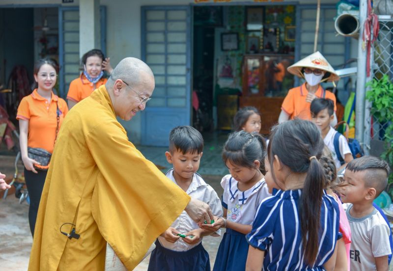 Quỹ Đạo Phật Ngày Nay Tặng Quà Cho 200 Trẻ Em &amp; 183 Hộ Gia Đình “Tổ Ấm Từ Bi” Tại Tây Ninh