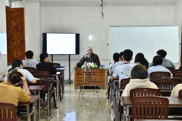 Khi người trẻ tham dự khóa tu