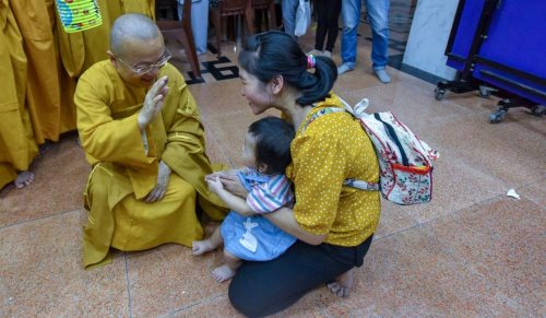 Tết Trông Trăng Tràn Ngập Yêu Thương Tại Chùa Giác Ngộ