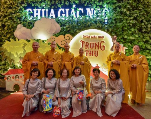 Tết Trông Trăng Tràn Ngập Yêu Thương Tại Chùa Giác Ngộ