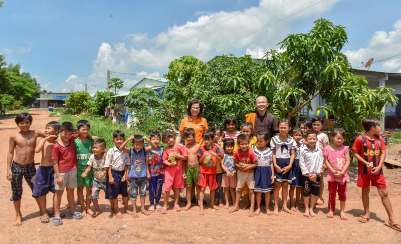Quỹ Đạo Phật Ngày Nay Tặng Quà Cho 200 Trẻ Em &amp; 183 Hộ Gia Đình “Tổ Ấm Từ Bi” Tại Tây Ninh