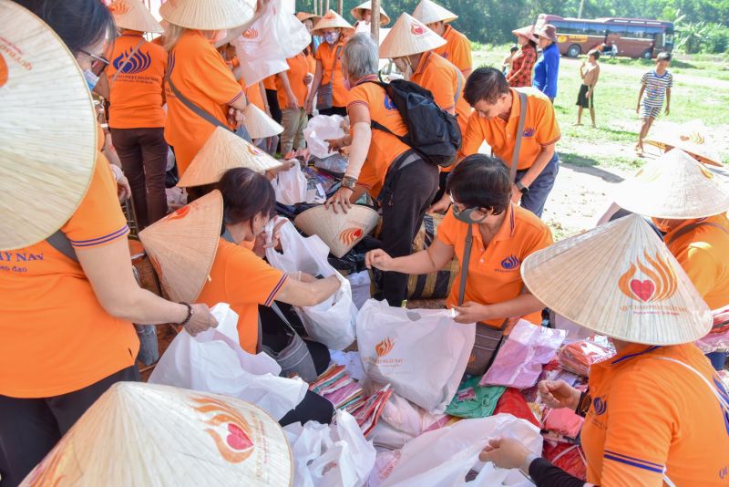 Quỹ Đạo Phật Ngày Nay Tặng Quà Cho 200 Trẻ Em &amp; 183 Hộ Gia Đình “Tổ Ấm Từ Bi” Tại Tây Ninh