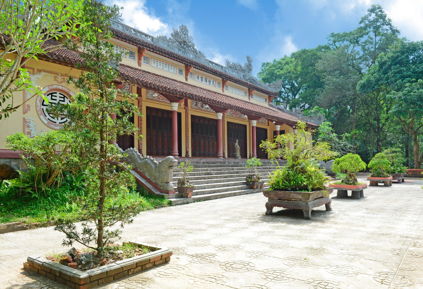 Tổ đình Thiền Tôn, Huế - Nơi phát xuất pháp phái liễu quán của Phật Giáo việt nam.