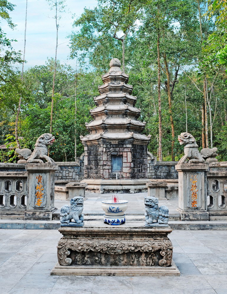 Tổ đình Thiền Tôn, Huế - Nơi phát xuất pháp phái liễu quán của Phật Giáo việt nam.