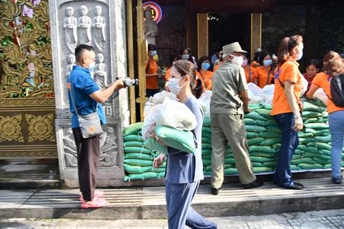 Vu Lan Ấm Áp: Quỹ ĐPNN Trao Tặng 300 Phần Quà Cho Người Có Hoàn Cảnh Khó Khăn