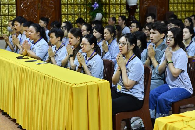 Khi người trẻ tham dự khóa tu