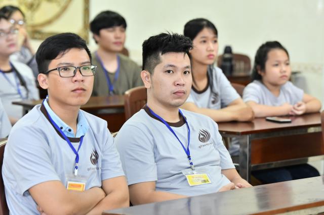 Khi người trẻ tham dự khóa tu