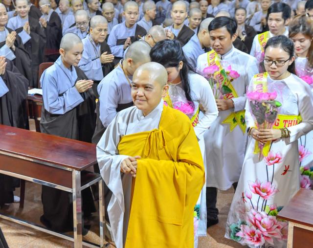 &quot;Trong chùa, có cả Ta-bà&quot; - NS. TN. Hương Nhũ