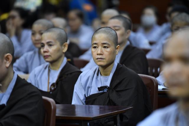HT. Thích Tâm Trí chia sẻ pháp thoại trong khóa tu Xuất gia gieo duyên