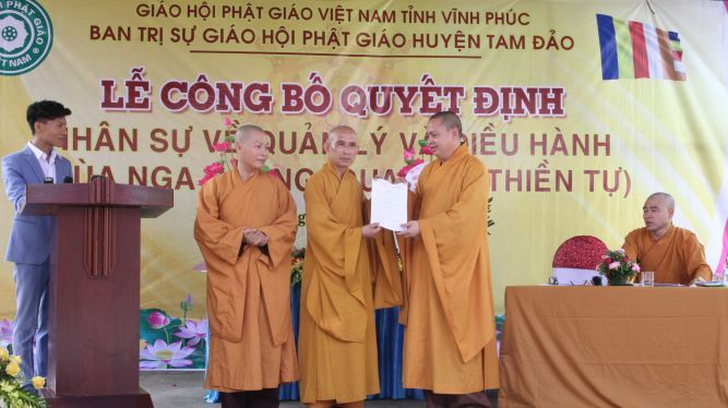 Vĩnh Phúc : Lễ Công Bố Quyết Định Nhân Sự Quản Lý và Điều Hành Chùa Nga Hoàng (Tam Đảo – Vĩnh Phúc)