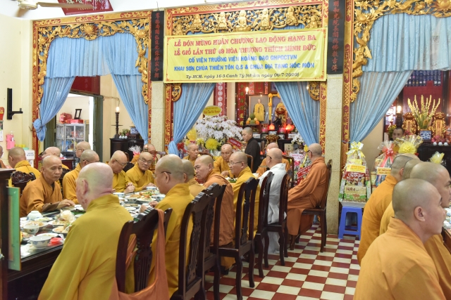 TP. HCM: Chùa Thiên Tôn đón nhận huân chương lao động hạng ba