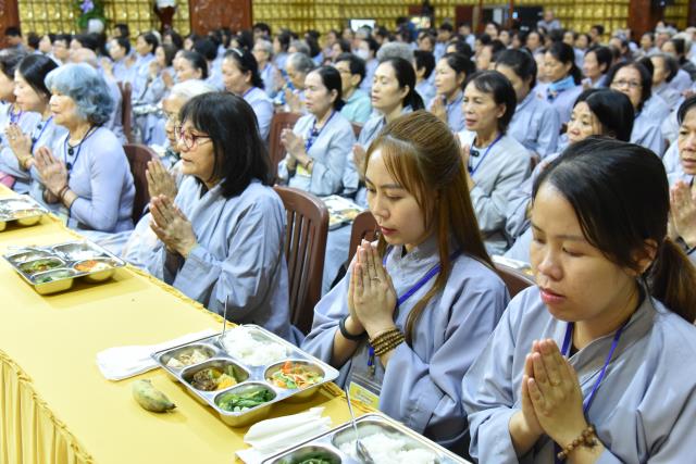 &quot;Hãy chọn giải pháp phù hợp với mình!&quot; - TT. Thích Nhật Từ