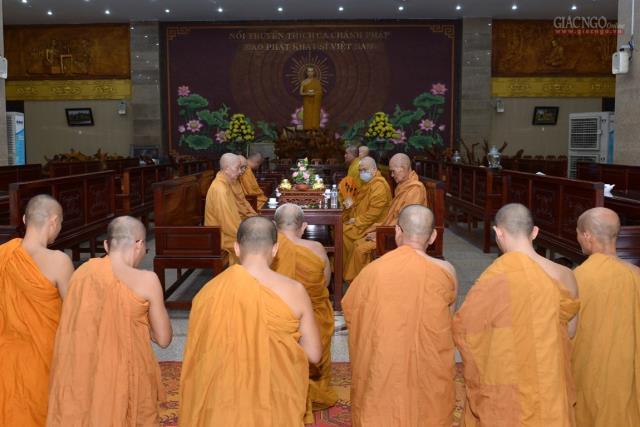 Trưởng lão HT.Thích Trí Quảng thăm hai trường hạ