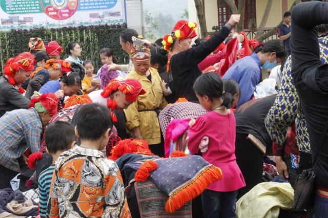 Lào Cai : CLB Thiện Nguyện Duyên Từ Tâm cùng CLB Thanh Thiếu Niên Phật Tử Chùa Sủi tổ chức chuyến đi thiện nguyện tại huyện Văn Bàn tỉnh Lào Cai