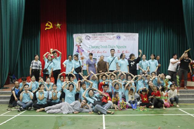 Lào Cai : CLB Thiện Nguyện Duyên Từ Tâm cùng CLB Thanh Thiếu Niên Phật Tử Chùa Sủi tổ chức chuyến đi thiện nguyện tại huyện Văn Bàn tỉnh Lào Cai