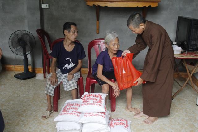 Lào Cai : CLB Thiện Nguyện Duyên Từ Tâm cùng CLB Thanh Thiếu Niên Phật Tử Chùa Sủi tổ chức chuyến đi thiện nguyện tại huyện Văn Bàn tỉnh Lào Cai