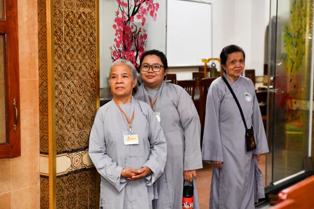 Chùm ảnh: Ăn cơm trong chánh niệm chiều ngày 15/09/2020