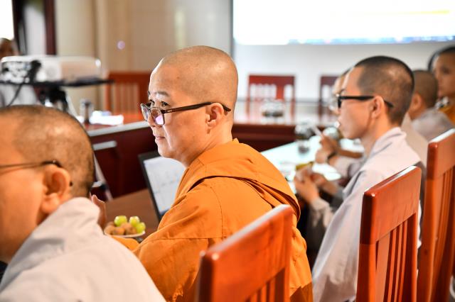 Chùa Thanh Tâm: Trung tâm Nghiên cứu Nữ giới PGVN họp về quy cách phiên dịch và biên tập TTTĐPGVN