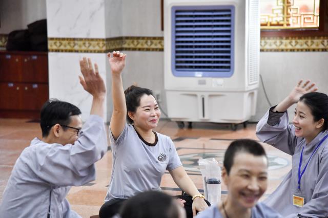 Khóa tu Tuổi trẻ: Việc xóa nghèo qua lăng kính của người trẻ